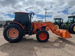 Tractor 4x4 M135GX 2016 de 20 HP de Alta Potencia con Motor y Bomba para Agricultura Profesional - Product Image 5