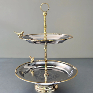 Soporte para servir pasteles de diseño antiguo, latón, bordes dorados, plato para servir aperitivos de acero inoxidable para vajilla, soporte para servir dulces - Product Image 1