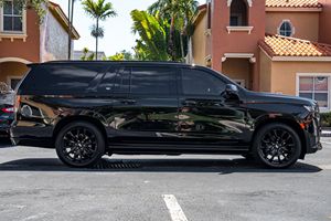 Cadillac Escalade ESV 4WD Platinum Diesel 2022 d'occasion, propre, avec pack de remorquage robuste >8L, 25001-50000 milles - Product Image 6