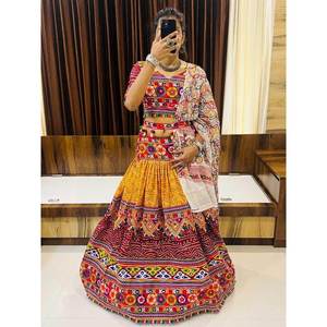 Adorable Lehenga Choli Tradicional de Algodón con Bordado Gamthi Multicolor, Estilo Bollywood, Sari para Fiestas y Eventos Festivos, Hecho de Georgette - Product Image 1