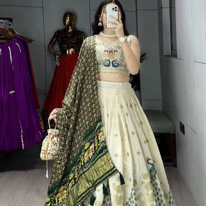 Último diseñador 100% puro algodón rico bordado hilo y lámina Zari tejido trabajo Lehenga Choli tradicional boda fiesta desgaste - Product Image 3