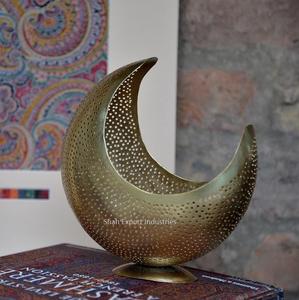 Moon Shaped Golden <b>Candle</b> <b>Holder</b> for Multi Purpose Home and Christmas Decorative Metal Tabletop <b>Candle</b> <b>Holder</b> - Product Image 6