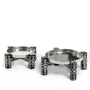 Plateau de service à gâteaux en métal au design de luxe, présentoir pour centre de table de mariage, plateau de service pour aliments et collations avec support en bois - Product Image 3