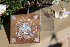 โถอะคริลิคสไตล์อาหรับสุดหรูพร้อมฝาฝังโมเสคแม่มุกเคลือบแล็กเกอร์ทำมือสำหรับเก็บอาหารของขวัญและของตกแต่งบ้าน - Product Image 5