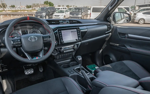 รถยนต์มือสอง ปี 2022-2024 สำหรับ Hilux GR Sport เกียร์อัตโนมัติ 5 ประตู 5 ที่นั่ง SUV เบาะหนัง คุณภาพสูง พวงมาลัยซ้าย/ขวา - Product Image 2