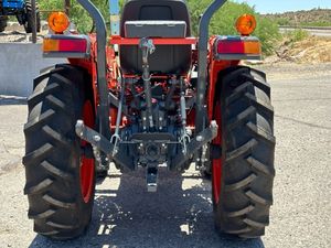 Chargeur frontal pour tracteur compact Kubota Attache rapide avec commande par joystick - Product Image 2