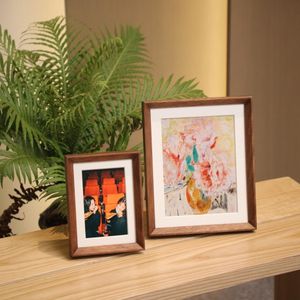 Cadre photo en bois, design minimaliste moderne, idéal pour la décoration murale du salon contemporain - Product Image 1