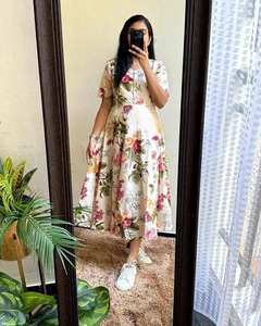 Un maxivestido de algodón de verano perfecto con estampado floral - Product Image 5