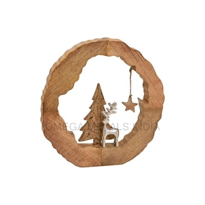 Ornement décoratif de Noël en bois de manguier unique, arbre de Noël et figurine de renne en métal pour décoration de Noël intérieure - Product Image 1