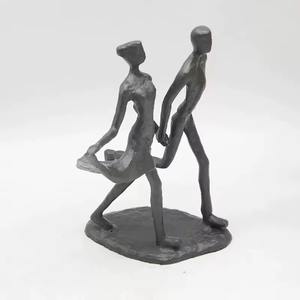 Nouveauté Figurine de couple moderne en métal, faite à la main, écologique, expression de la romance et de l'unité - Product Image 2