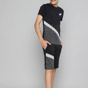 Ensemble de shorts pour enfants de style décontracté, tissu doux et facile à porter, ensemble de shorts pour enfants avec une coupe décontractée et une construction durable - Product Image 2