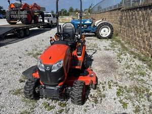 Tracteur à roues BX2380 42HP 2020 avec moteur et autres composants essentiels pour usage agricole, 6001-8000 heures, fabriqué en France - Product Image 5