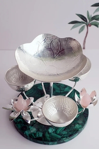 สินค้าขายดี ชามตกแต่งหินธรรมชาติสีเงินและทองเหลือง - Product Image 2