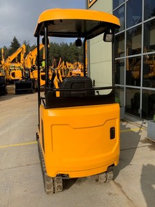 Mini-excavatrice de 1,2 tonne avec godet de 0,12 m³ et accessoire de creusement sur chenilles compactes - Product Image 4