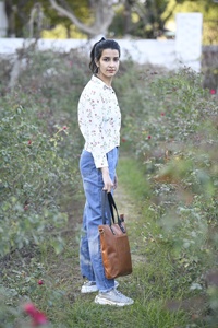 Sacs fourre-tout en cuir véritable 100% faits à la main pour femmes élégantes sacs à main simples de concepteur de conception de fermeture ouverte à Double poignées pour le shopping - Product Image 4