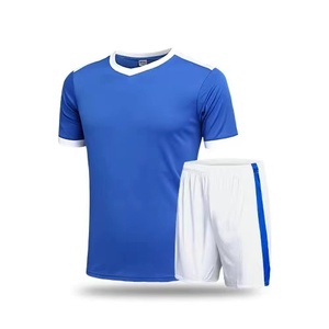 Maillot de football en gros Maillot personnalisé Ensemble de maillots de football pour hommes en polyester uni et respirant Vêtements de football pour hommes - Product Image 1