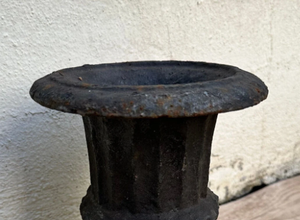 Vases anciens, jardinières, pots de fleurs en aluminium, vente, grande décoration d'art de jardin, finition polie, design traditionnel - Product Image 6