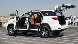 รถยนต์โตโยต้า ฟอร์จูนเนอร์ ปี 2022 สภาพใช้งานมาแล้ว 2.7 ลิตร ขับเคลื่อน 4 ล้อ แบบ SUV พวงมาลัยขวา มีบริการจัดส่งรวดเร็ว  มีรถพวงมาลัยซ้ายสำหรับขายด้วย - Product Image 2