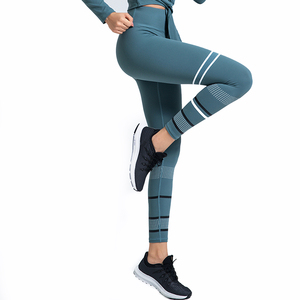 2024 Leggings pour femmes en spandex de haute qualité avec poches Logo personnalisé Nouveaux leggings sans couture à taille haute pour l'entraînement - Product Image 2