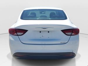 ¡OFERTA ESPECIAL! Vehículo Comercial Usado en Venta: Sedán 200 LX FWD 2016, Subasta de Agente - Product Image 5