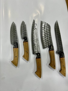 Ensemble de couteaux de cuisine en acier Damas avec manche en bois - Product Image 5