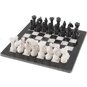 Commercio all'ingrosso di marmo personalizzato nero bianco scacchiere gioco famiglia tempo trascorri Set di scacchiere antigraffio Set di scacchi internazionali