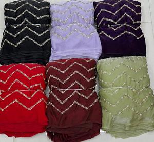 ออกแบบผ้าไหมที่มีรายละเอียดการปักดอกไม้และลูกปัดสำหรับ lehenga choli Saree และคู่แต่งงานตระการตา - Product Image 1