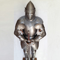 Armure complète de chevalier médiéval, antique, en fer européen, faite à la main, objet d'art de collection, avec support d'exposition