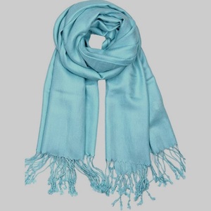Venta al por mayor de chal de color personalizado Pashmina nuevo estilo invierno 100% chales de viscosa de alta calidad borla Hijab señoras bufanda bufandas - Product Image 3