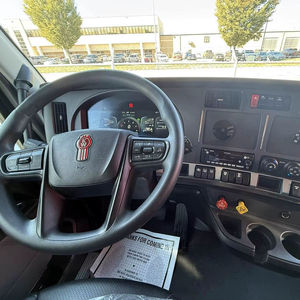 Camión Semirremolque T880 2022 CERTIFICADO LIMPIO - Dormitorio de 76 pulgadas con techo medio, 450HP, 12 velocidades, transmisión automática Endurant, exportación mundial - Product Image 2