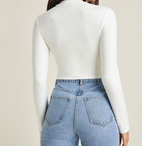 Haut court de yoga élégant pour femmes, extensible, confortable, coton, spandex, durable, écologique, décontracté. - Product Image 2