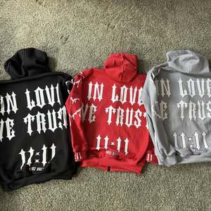 เสื้อฮู้ดมีซิปรูดรูดซิปลายดอกไม้สำหรับผู้ชายเสื้อครอปเย็บปะติดผ้าสีจางลงแดดออกแบบโลโก้ได้ตามต้องการ - Product Image 3