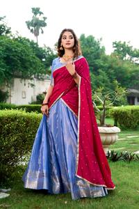 Conjuntos de Sarees de Seda Kanchipuram y Vichitra de Lujo, Muy Solicitados, con Bordado Personalizado y Opciones de Color Disponibles para la Venta - Product Image 6