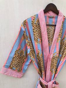 Robe kimono en coton imprimé à la main Tiger, robe de bain douce, robe enveloppante, vente en gros au meilleur prix - Product Image 2