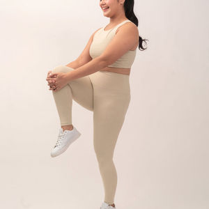 Ensemble de yoga pour femmes sur mesure, logo sur le devant, taille élastique, léger, tenue de sport 2 pièces avec tissu extensible quadridirectionnel respirant - Product Image 3