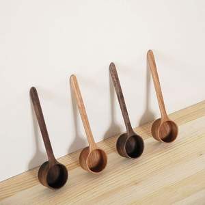 Cuillère en bois naturel, conçue pour une prise en main confortable lors de la cuisson, du brassage et de la préparation des repas quotidiens - Product Image 5