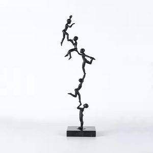 Ornements en métal de luxe nordique modernes, sculptures pour la décoration de la maison - Cadeau d'anniversaire et de fête de mariage - Product Image 1
