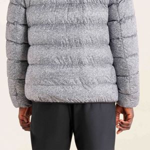 Chaqueta de plumón para hombre respetuosa con el medio ambiente personalizada OEM | Aislamiento sostenible, ropa de invierno urbana elegante - Product Image 6
