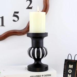 Bougeoirs en bois noir exquis pour bougies piliers Noël unique combinant l'artisanat traditionnel avec un design moderne - Product Image 2