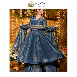 Nouvelle collection de créateurs de robes Anarkali pour femmes, pour mariage et soirée, en soie Vichitra avec de riches broderies de sequins - Product Image 3