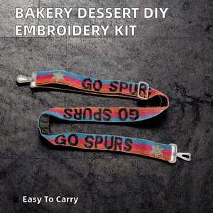 Ceinture perlée de luxe haut de gamme faite à la main, légère, sur mesure, au design moderne et avec deux fermoirs métalliques - Product Image 5