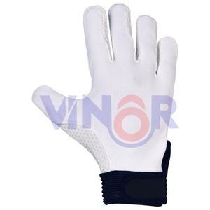 Gants de football gaélique personnalisés de la meilleure qualité, cuir respirant, latex, imprimé tendance, prix bas, concevez vos propres gants de football gaélique - Product Image 5