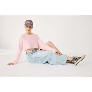 Suéter Cárdigan Corto de Pelo Sintético para Mujer, Transpirable, Sin Tejer, con Logotipo Frontal y Decoración de Botones para Otoño/Invierno - Product Image 5