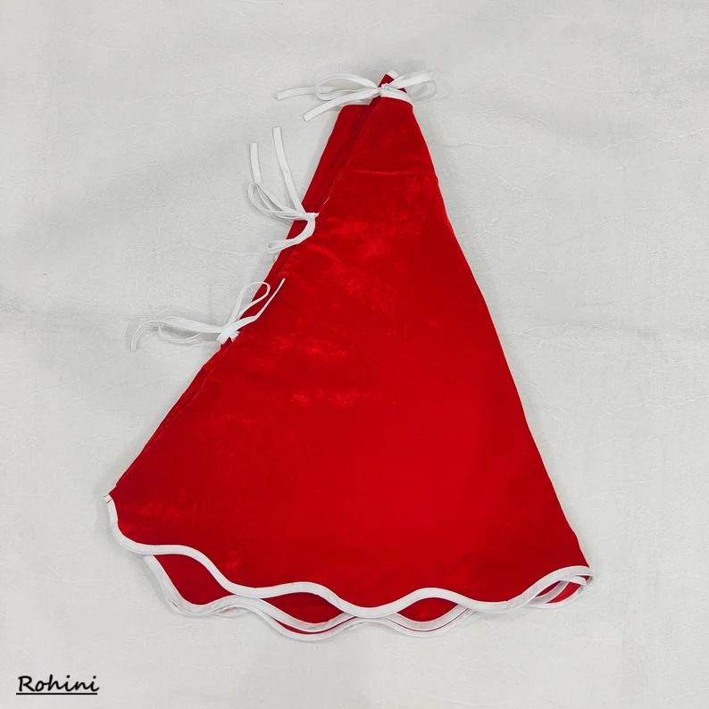 กระโปรงสีแดงกับหอยเชลล์สีขาว