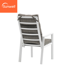 Elegante Set da Pranzo per Esterni in Alluminio Verniciato a Polvere, <span class=keywords><strong>Tavolo</strong></span> Allungabile in Metallo e <span class=keywords><strong>Sedie</strong></span> Morbide con Schienale Alto per Hotel e Resort - Product Image 6