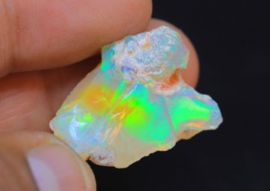 Opale éthiopienne naturelle unique en vrac pour faire des pierres de cabochon Jeu de couleur de qualité supérieure - Product Image 4