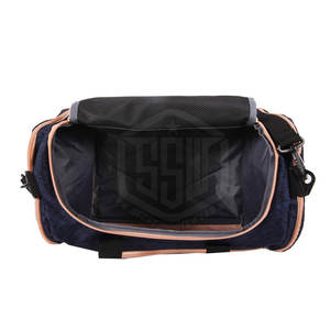 Sacs de sport au design dernier cri, qualité supérieure, sacs de sport pour joueurs d'équipe, sacs de sport légers sur mesure en vente - Product Image 3