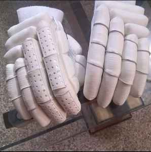 Guantes de bateo de cricket de algodón 100% transpirables ambidiestros de cuero PU de alta calidad Color blanco tamaño mediano personalizable - Product Image 1