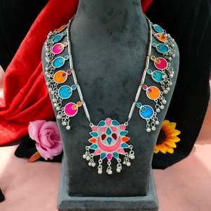 Elegante collar tradicional de mujer Meenakari Fusion oxidado largo multicolor joyería con detalles de esmalte vibrante - Product Image 1