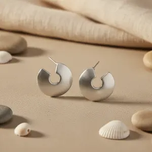 Boucles d'oreilles demi-cercle minimalistes tendance pour femmes en argent 925, style religieux mignon, plaqué rhodium, perle, or rose 18 carats - Product Image 3